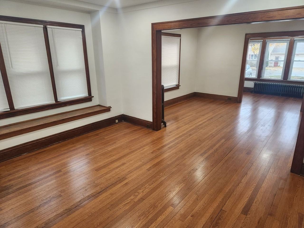 1519 Lakeshore Dr.  *FOR SALE* - Photo 2 of 12