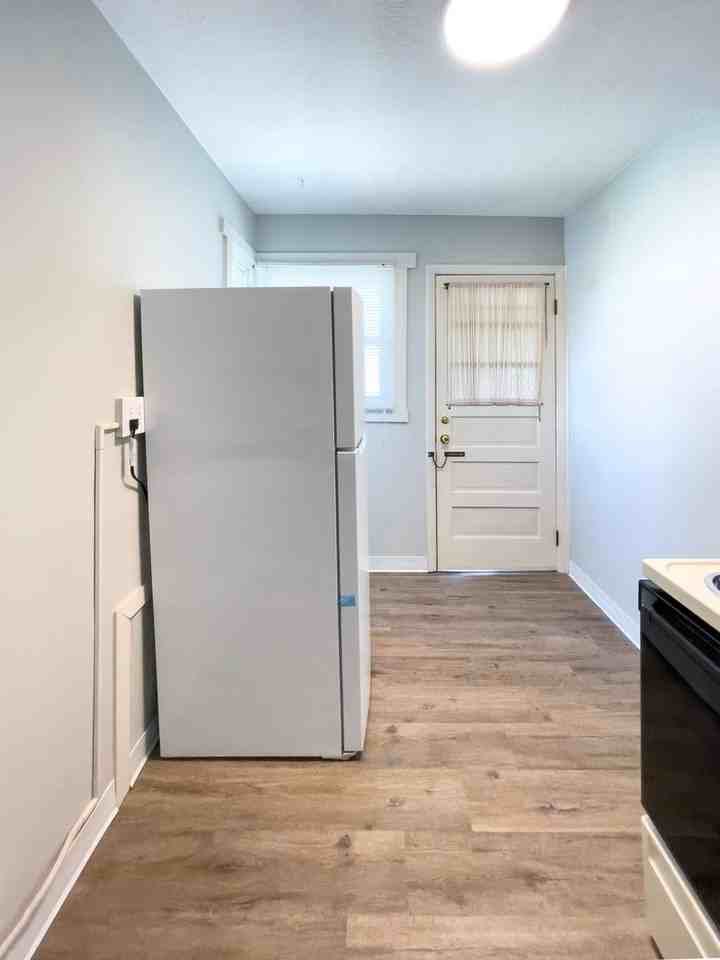 1924 W Jackson St - Photo 2 of 9