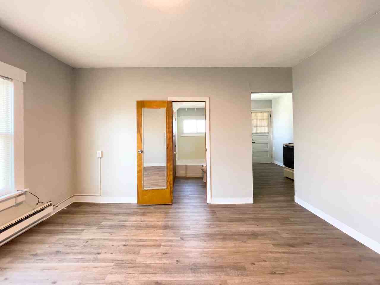 1924 W Jackson St - Photo 6 of 9