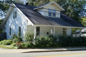 featured image of 817 W 11th St