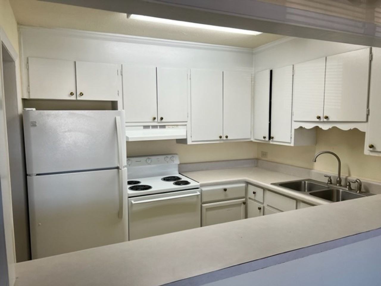 AP7001 - Emerald Square - 2121 Angus Road - Photo 3 of 9