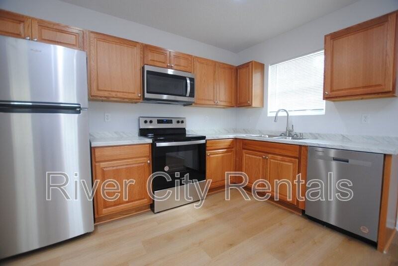 5621 Overlook Dr E - Photo 2 of 29