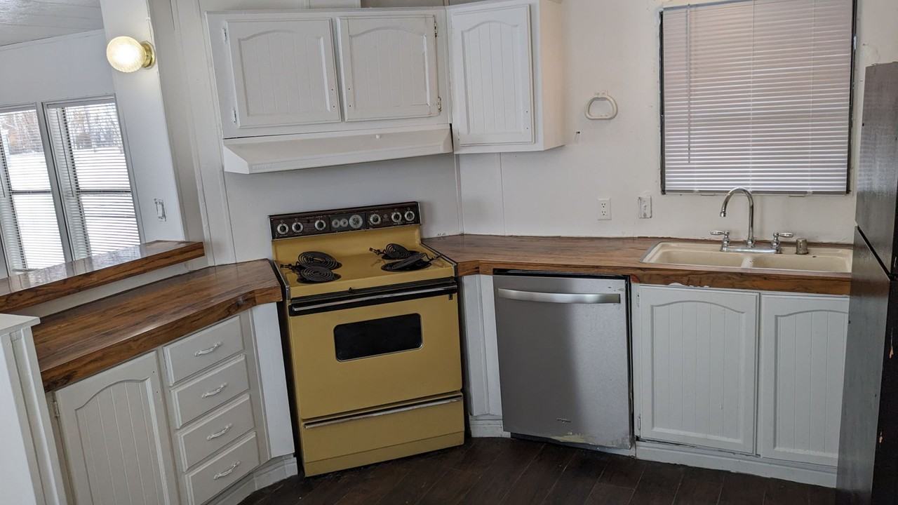 Jenamac M&J Trailer Home Community - Photo 7 of 39