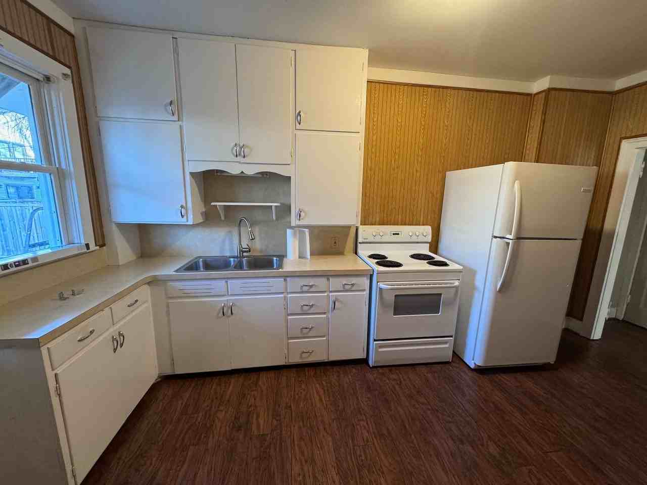 206 7th Street - Photo 3 of 11