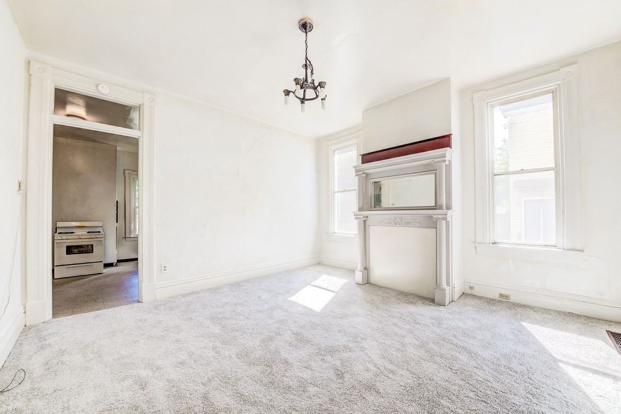 08 - 744 Proctor - Photo 3 of 42