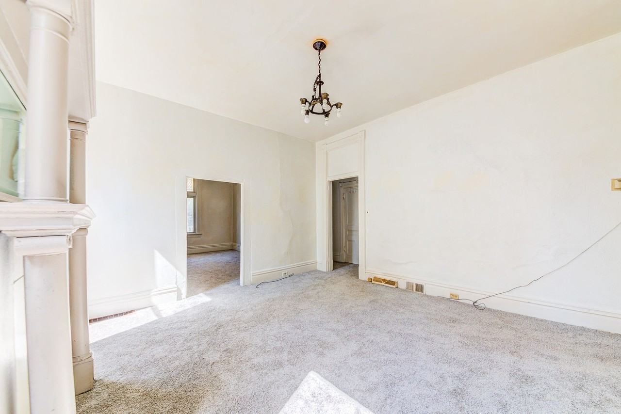 08 - 744 Proctor - Photo 7 of 42