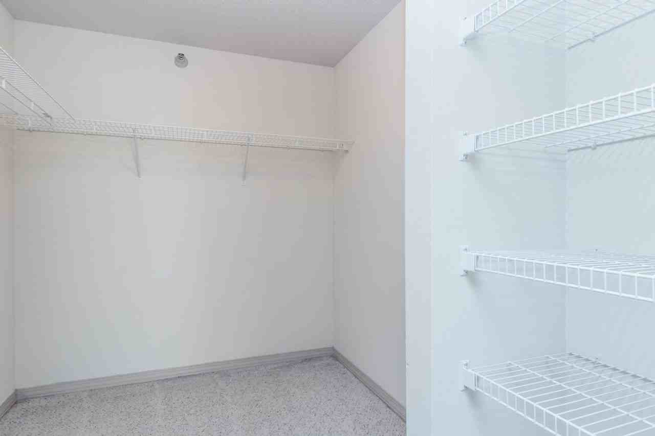 KINGSTON GREEN - Photo 4 of 50