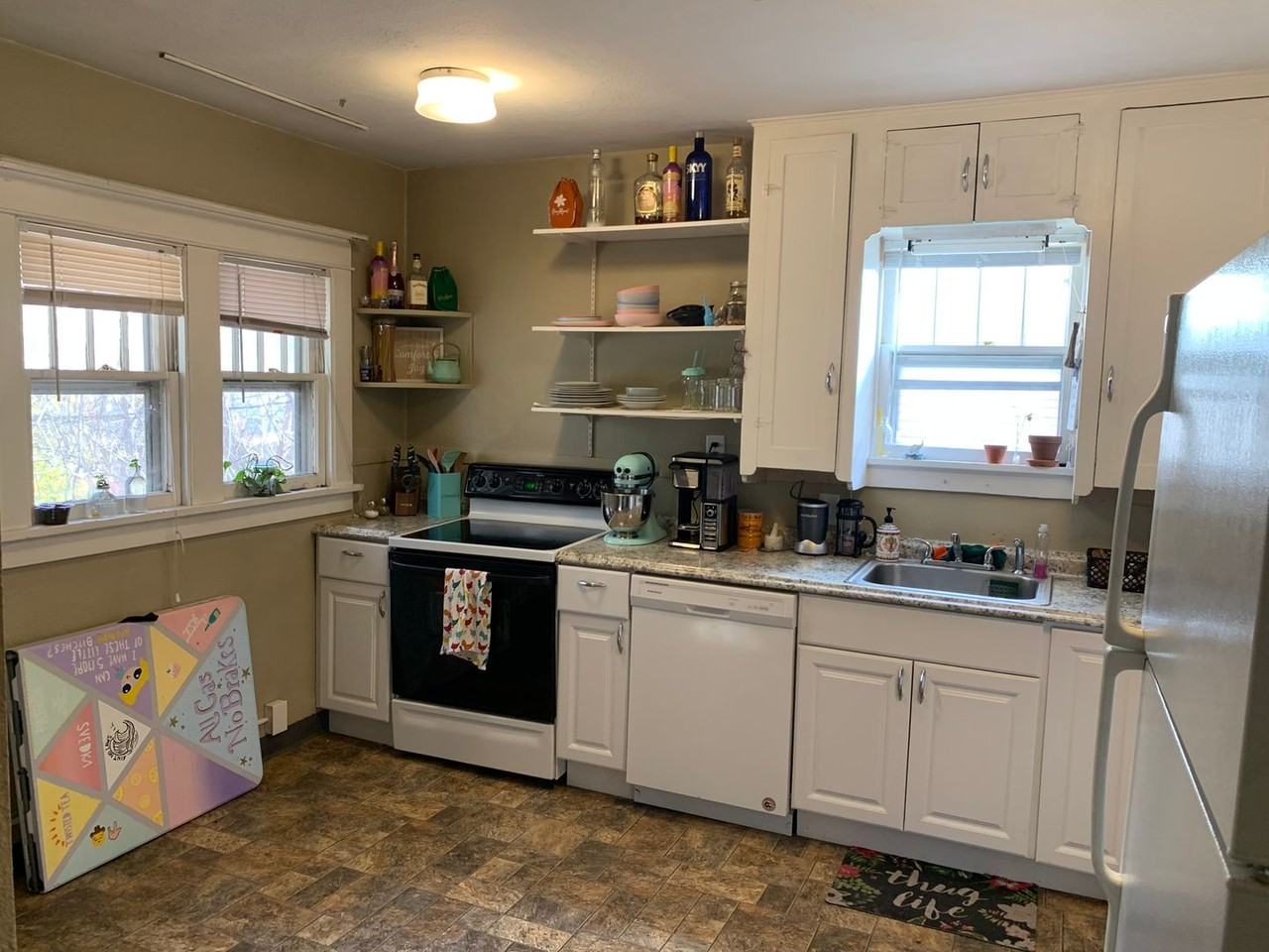 1916 8th Avenue - Photo 7 of 10