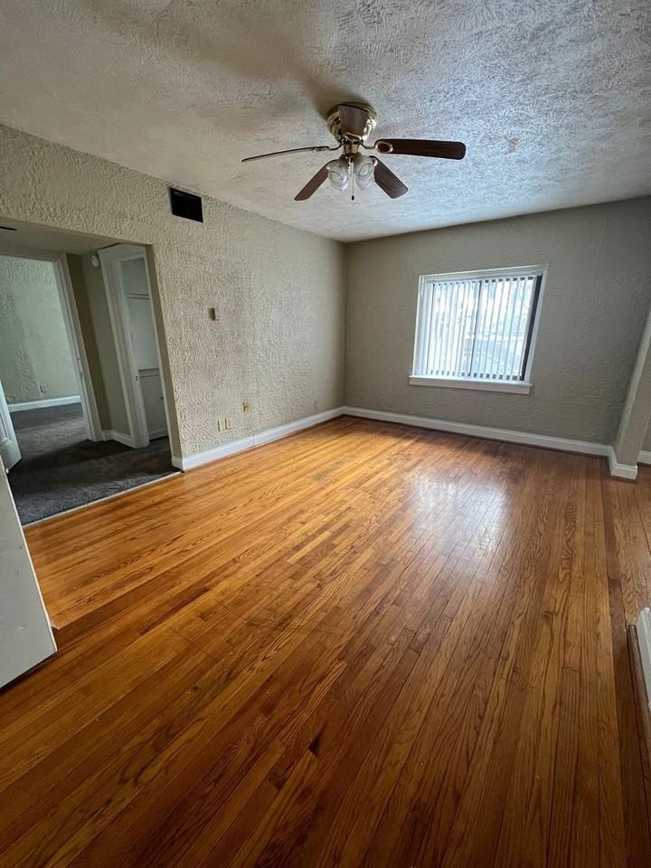 Parchment Manor (Brickstone River View Management LLC) - Photo 4 of 13