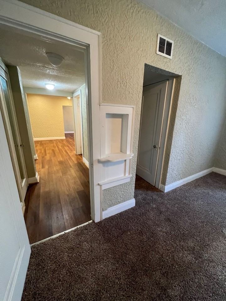 Parchment Manor (Brickstone River View Management LLC) - Photo 7 of 12