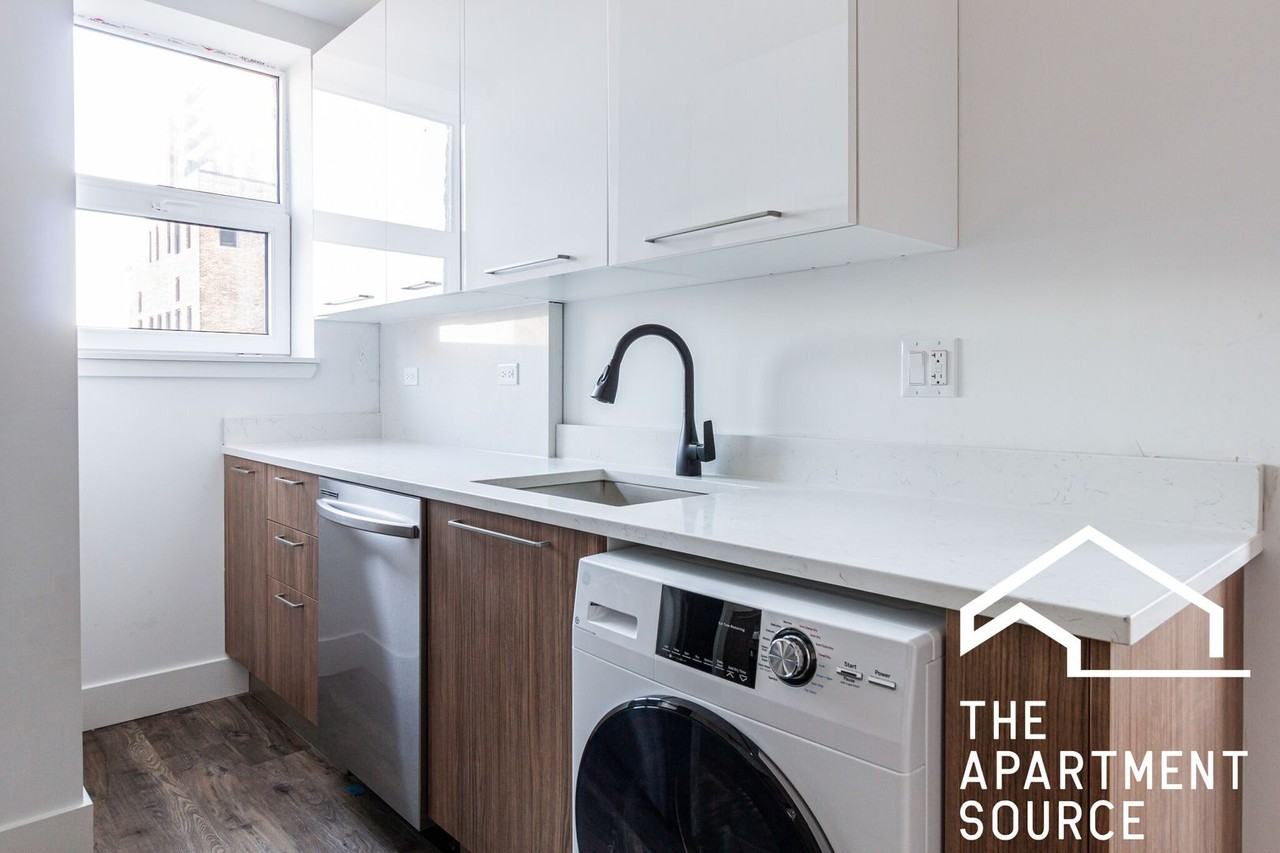 941 W Carmen Ave #608 - Photo 3 of 8