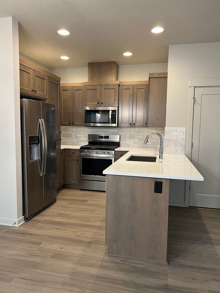 2542 Nw Spruce Cone Ln - Photo 2 of 16