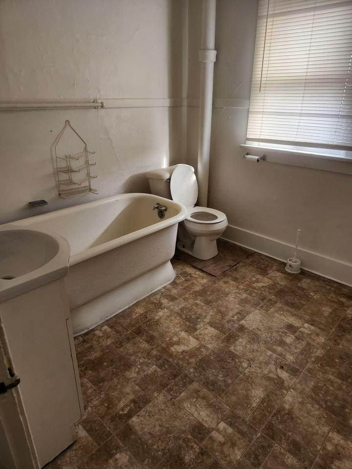 Brehm-1317 - Photo 3 of 6