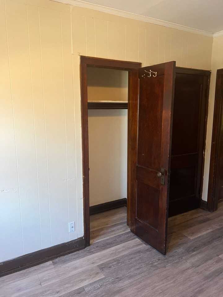 Lower East Side Milwaukee Studio and One bed Apartments - Photo 4 of 18