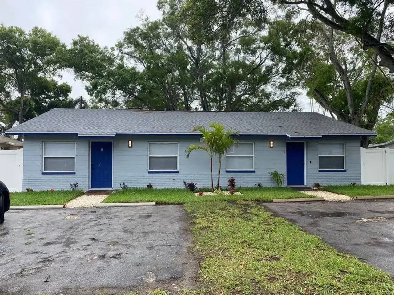 1007 Hawkins St - Photo 2 of 31