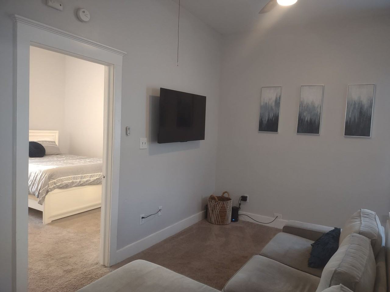 1113 Olympia Ave - Photo 4 of 26