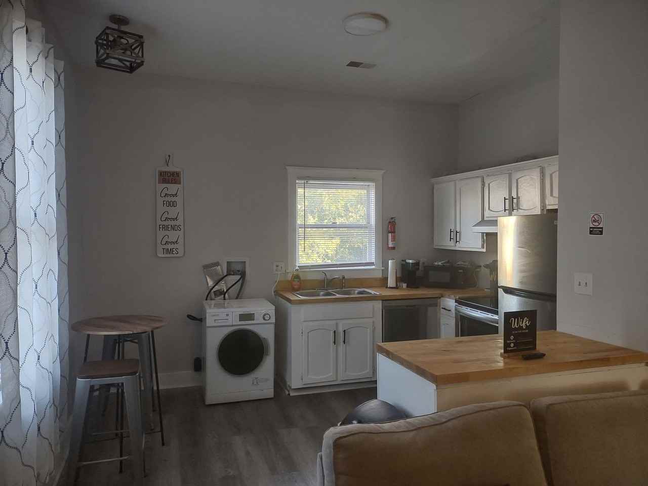 1113 Olympia Ave - Photo 5 of 26