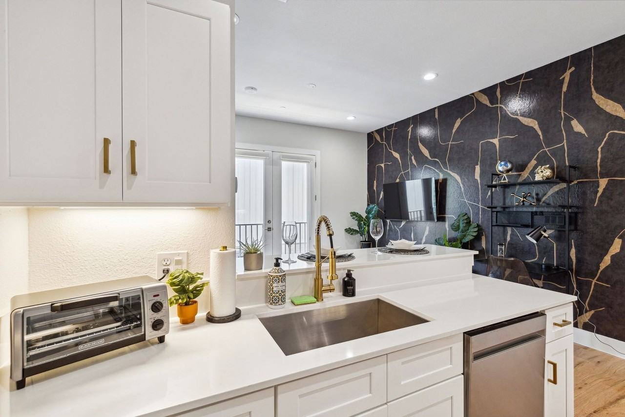 6283 La Vista - Photo 5 of 50