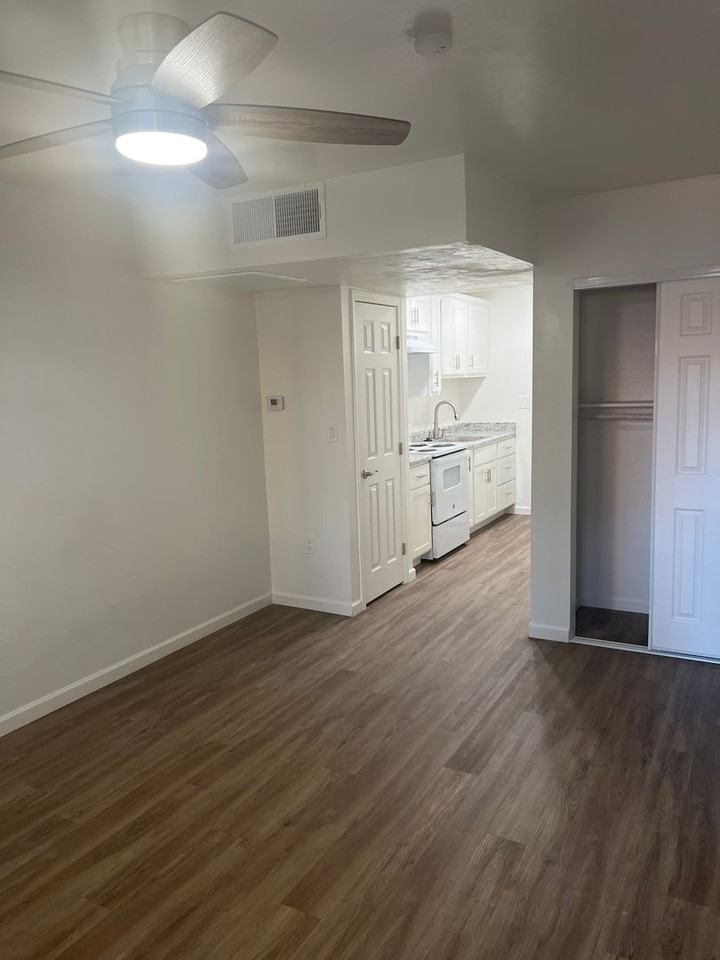 Sahuaro Apartments - Photo 2 of 4