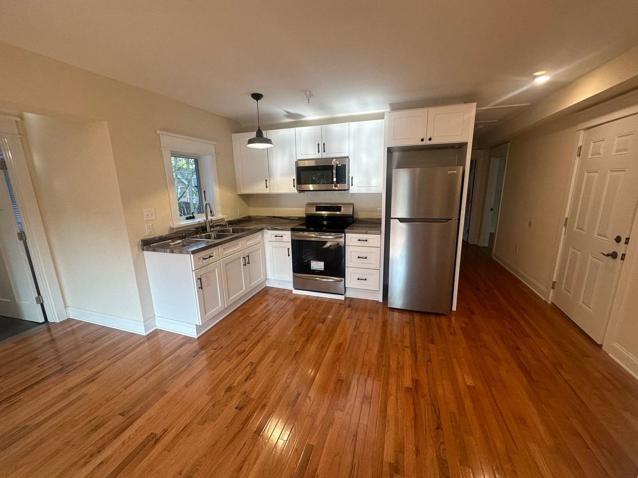 118 Hudson Street - Photo 2 of 24