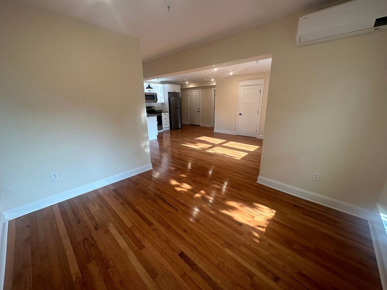 118 Hudson Street - Photo 3 of 24