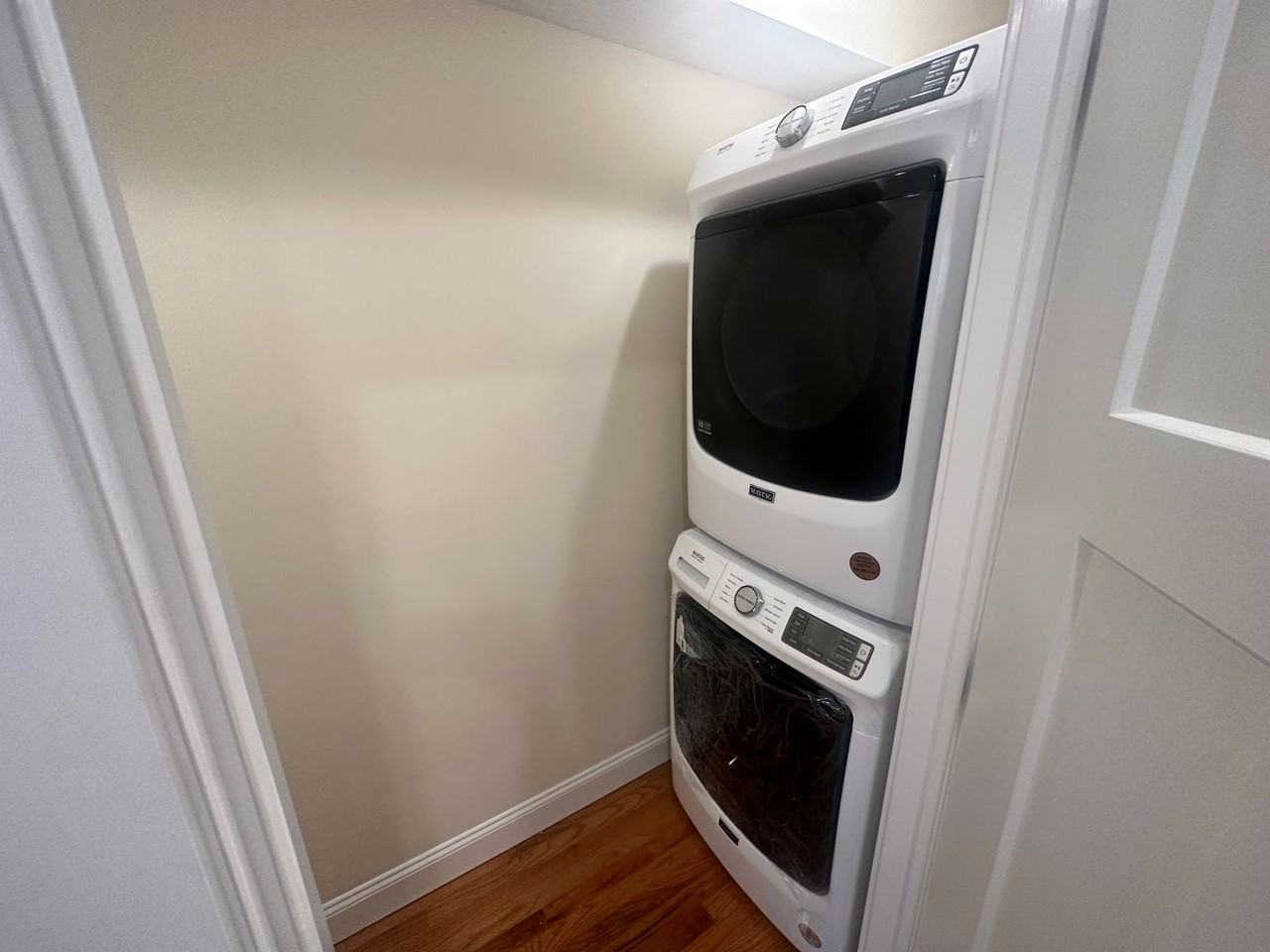 118 Hudson Street - Photo 4 of 24