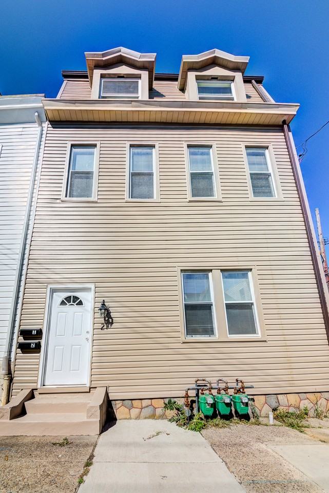 Awesome building with 2 great apartments in the South Side Slopes/Allentown - Photo 4 of 50