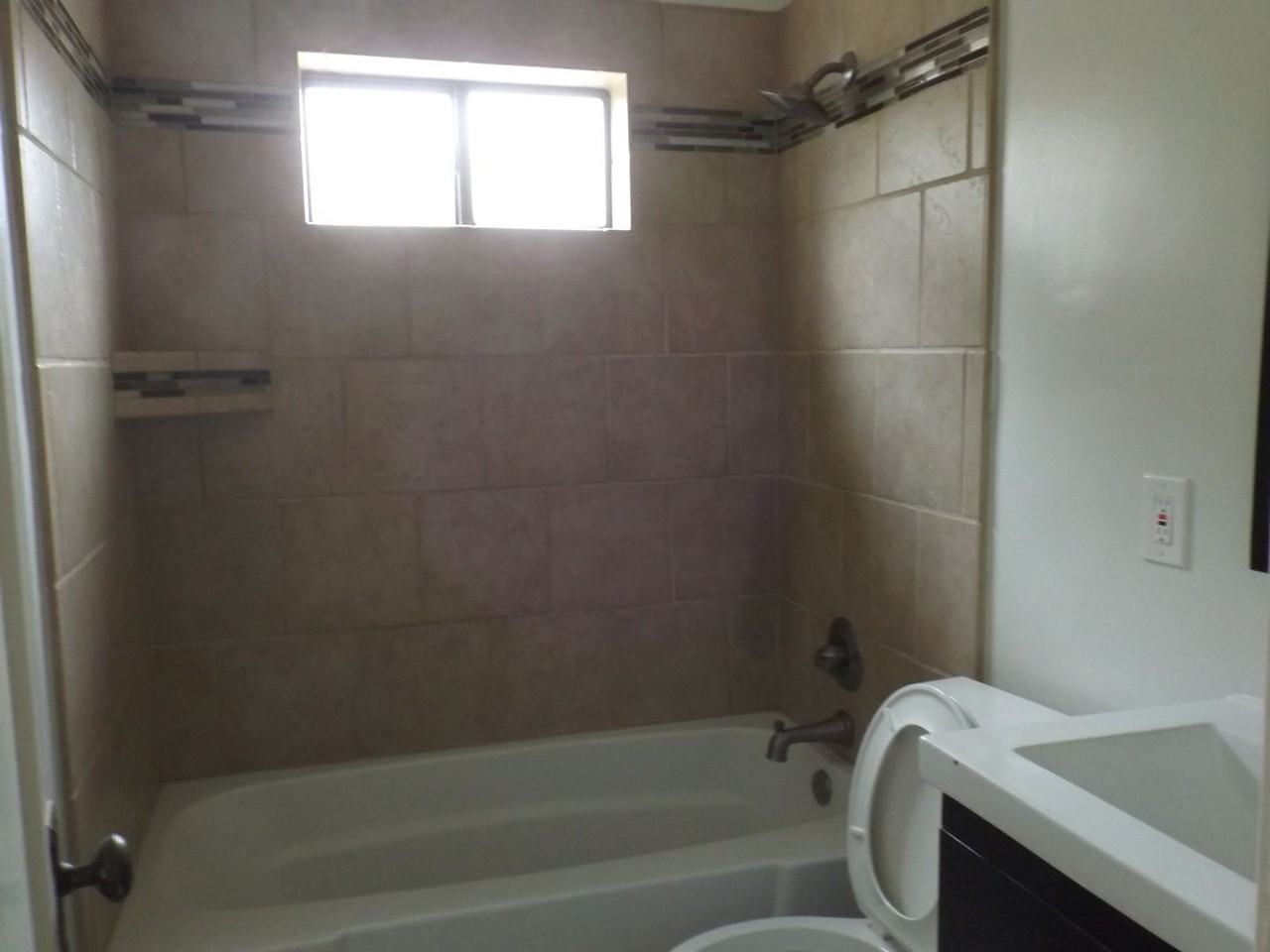 807 Black - Photo 3 of 7