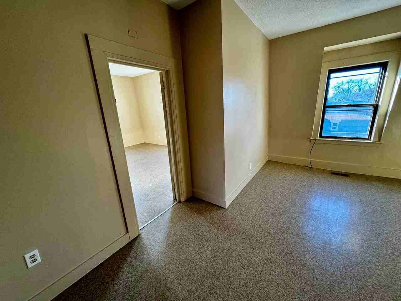 104 Bancroft Street - Photo 3 of 13