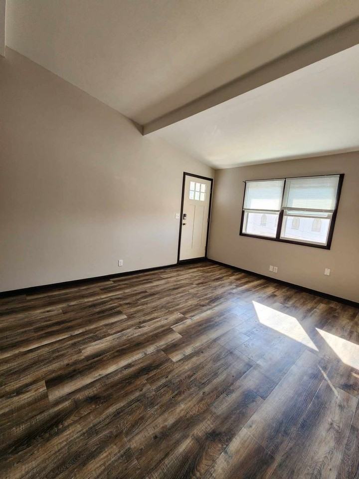 The Pierce Building - Photo 2 of 12