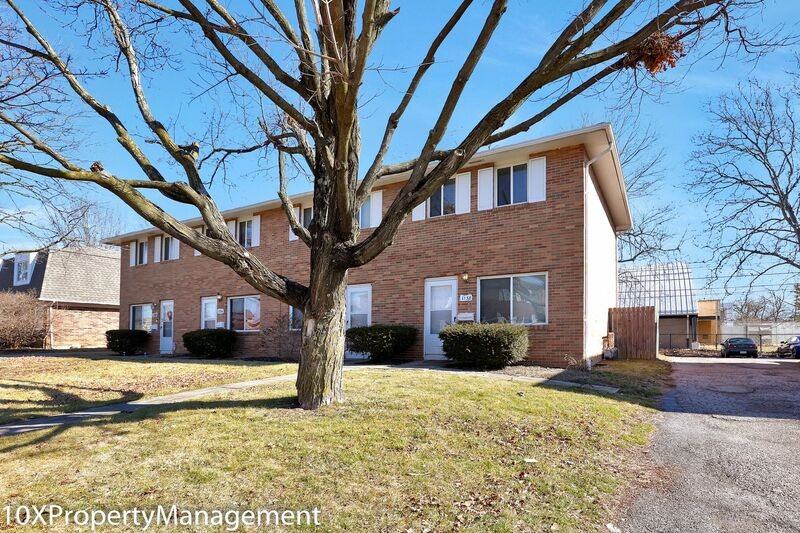 1132 Mccarley Dr E - Photo 2 of 25