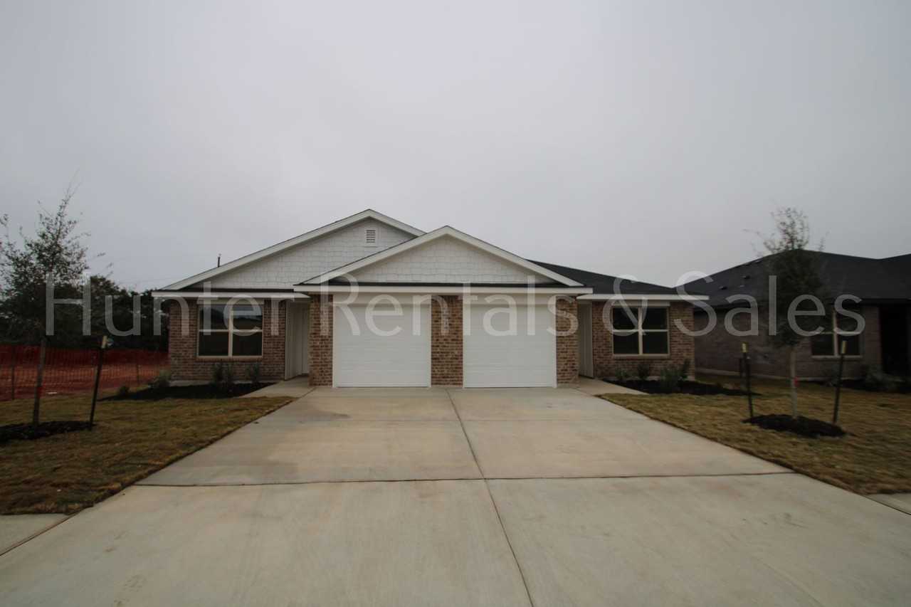 1263 Concord Dr - Photo 2 of 25