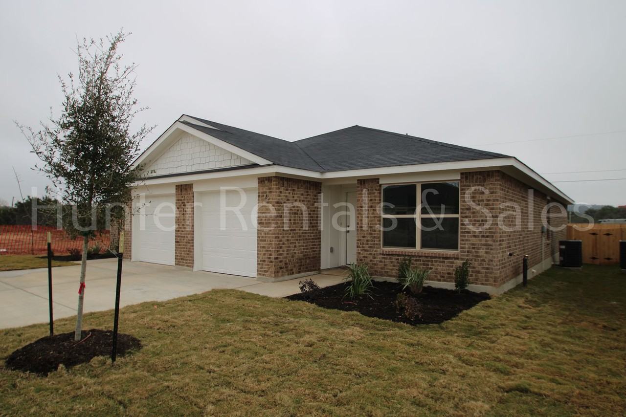 1263 Concord Dr - Photo 3 of 25