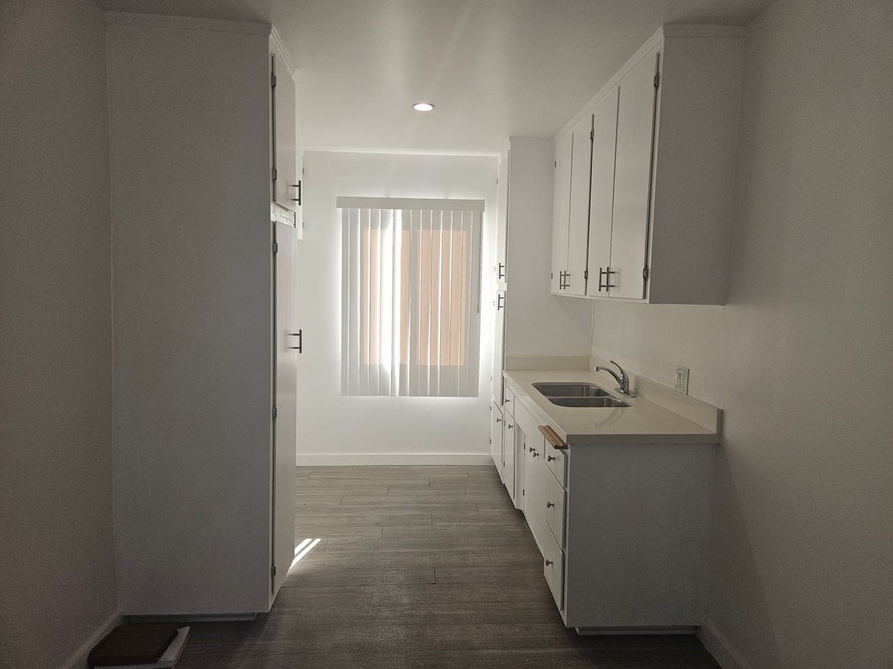 The 60th Street Apts - Photo 2 of 6