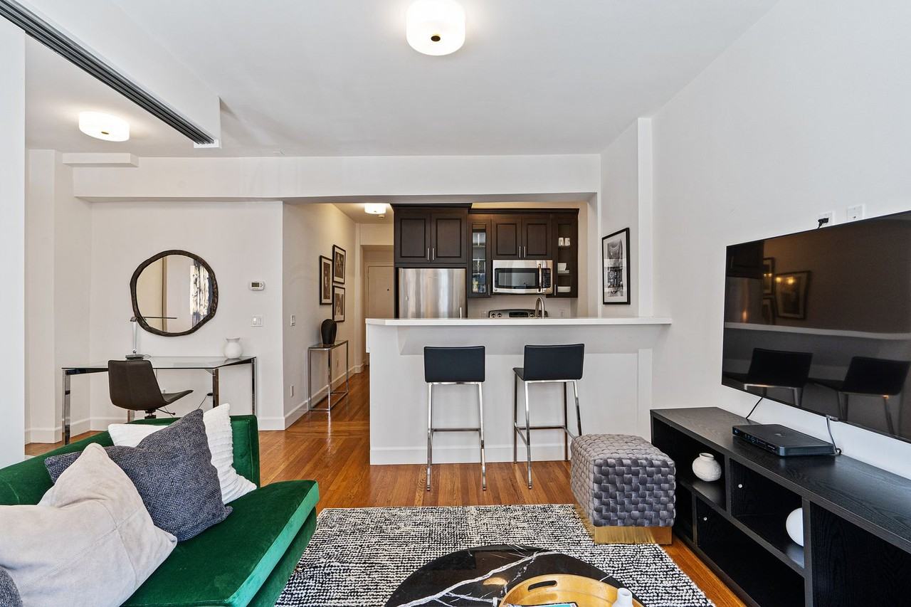 Stockton Corporate Rentals - Photo 2 of 22