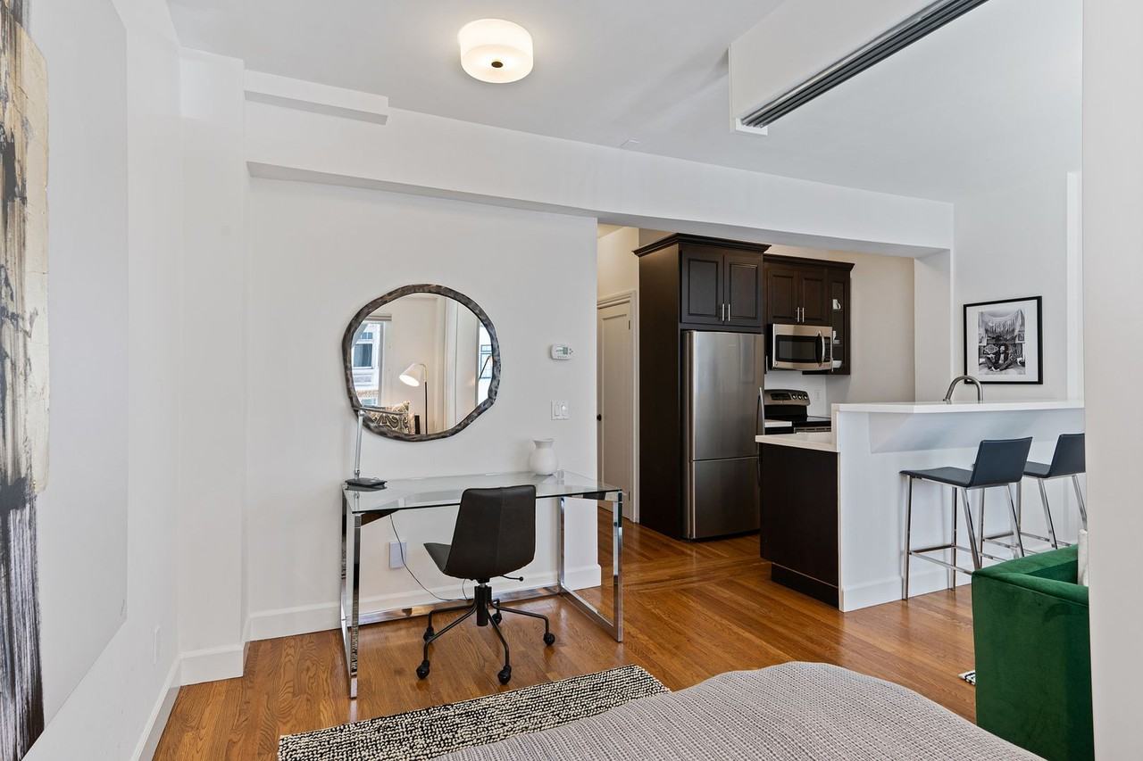 Stockton Corporate Rentals - Photo 3 of 22