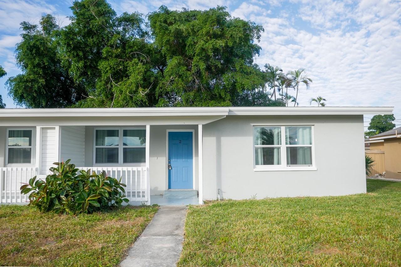 4960 Vincennes St - Photo 2 of 12