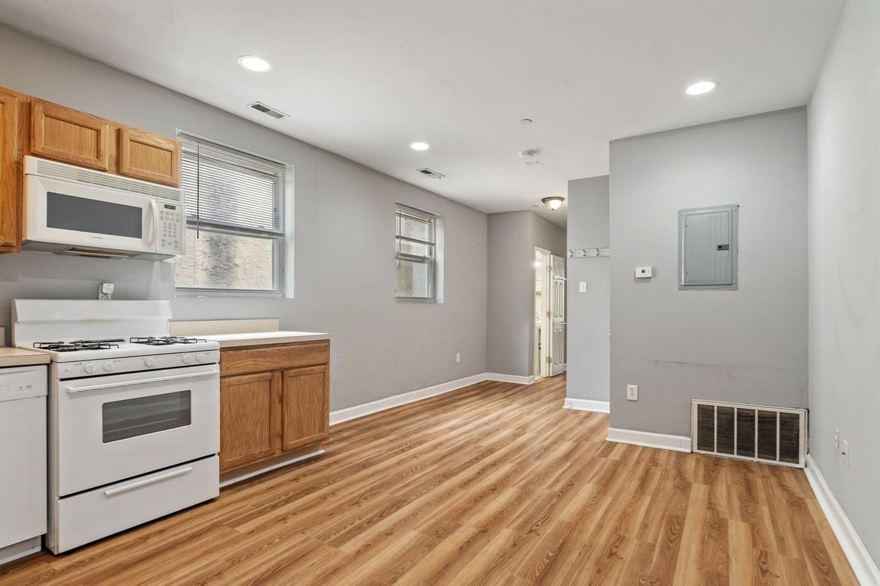 1731 West Diamond Street - Photo 3 of 23