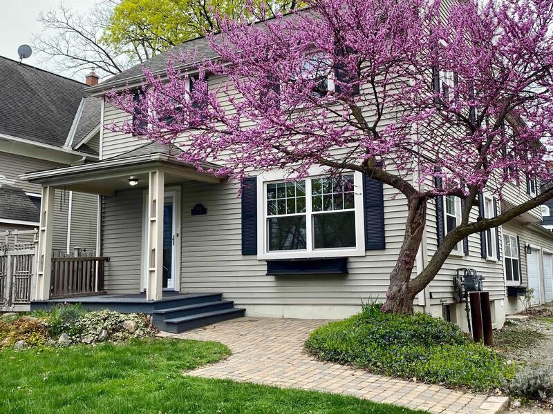 834 S Main St - Photo 2 of 31