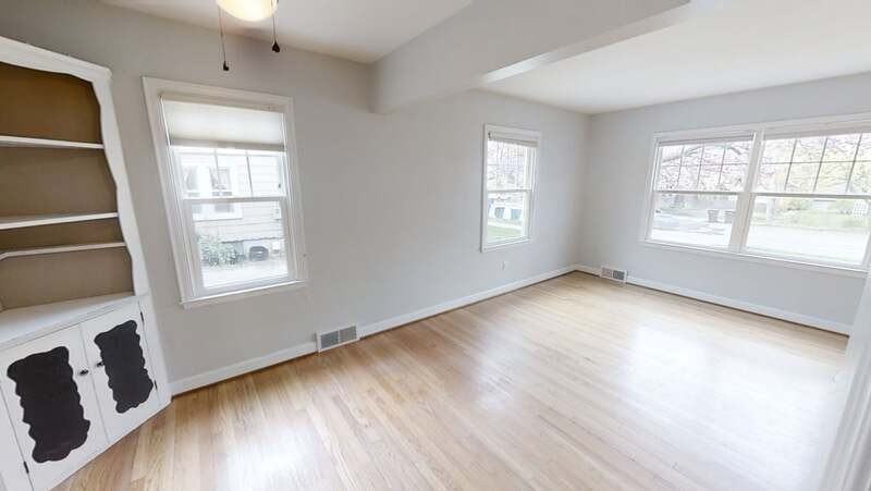 834 S Main St - Photo 6 of 31