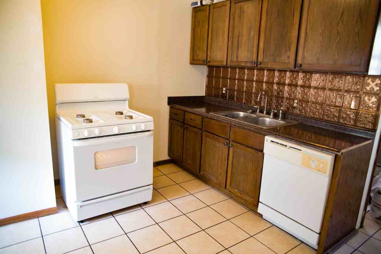 513-8TH - Photo 5 of 18