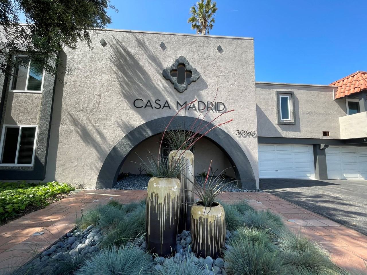 3090 Channel Drive - Photo 4 of 44