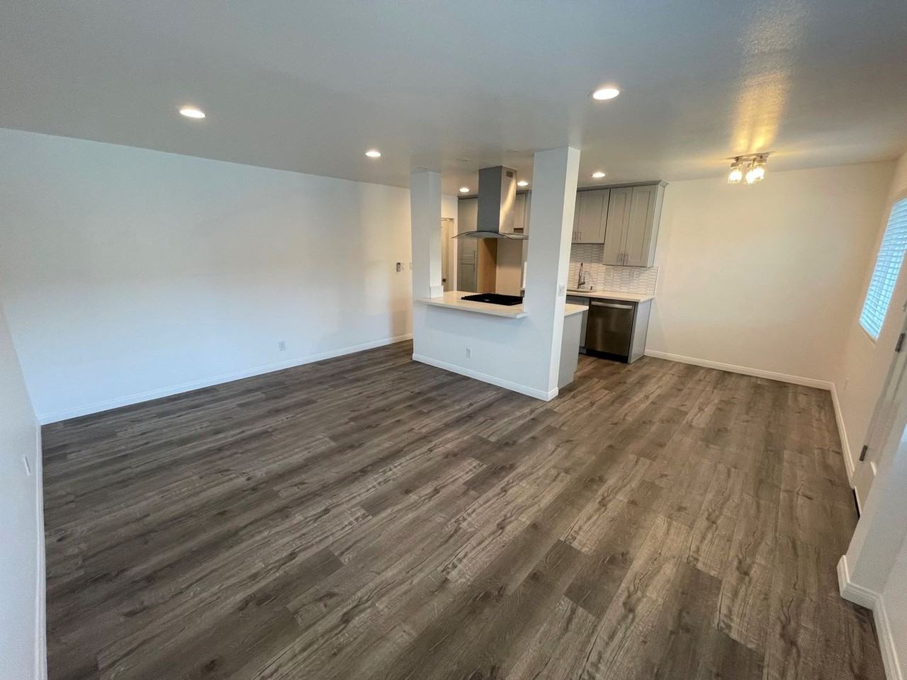 3090 Channel Drive - Photo 6 of 44