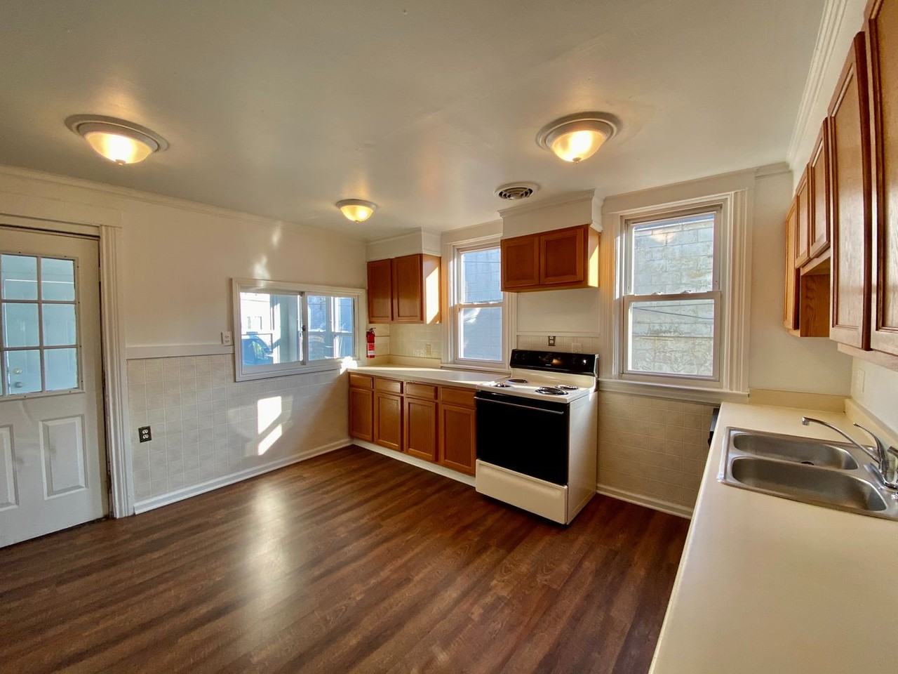 506 W. Cross St - Photo 2 of 16