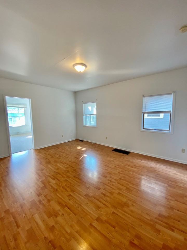 506 W. Cross St - Photo 4 of 16