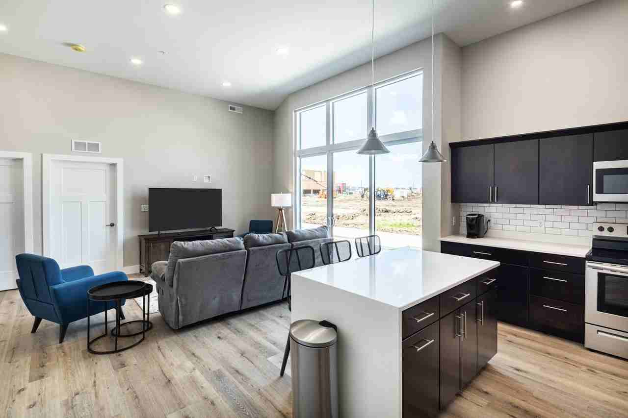 East Town Crossing - Photo 2 of 12