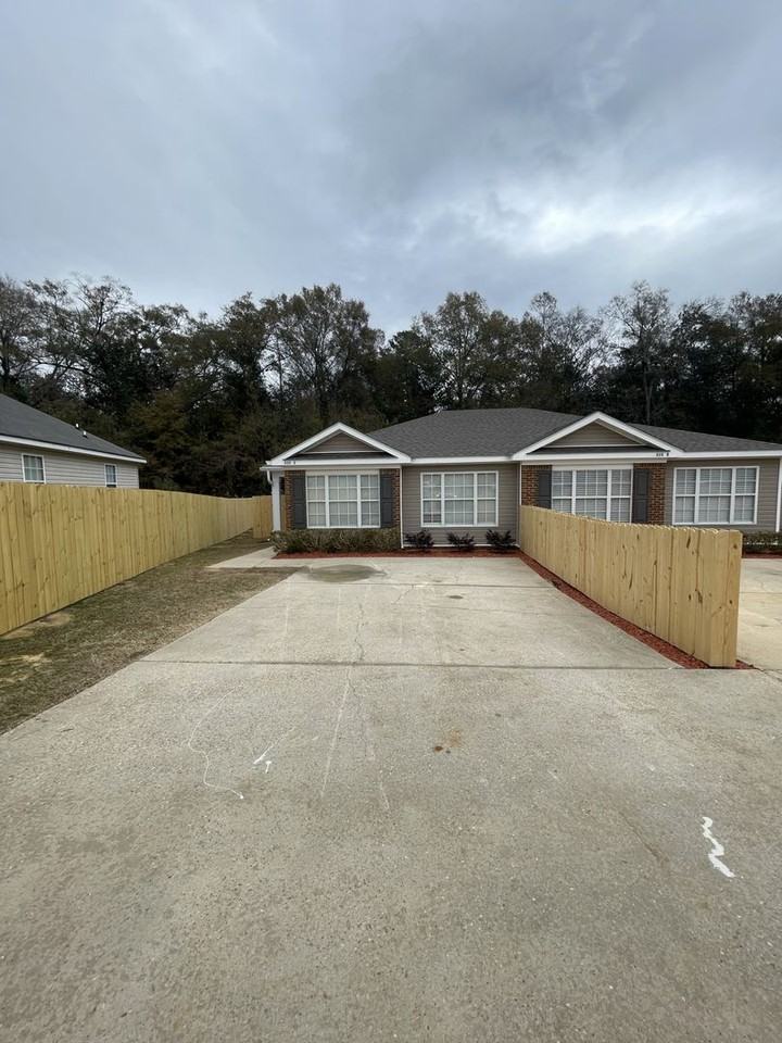 111 Sedona Lane, Apt 1 - Photo 2 of 14