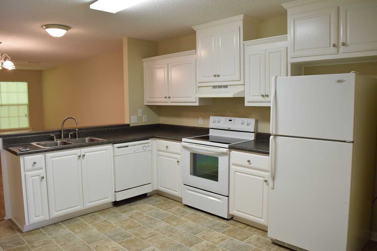 111 Sedona Lane, Apt 1 - Photo 3 of 14