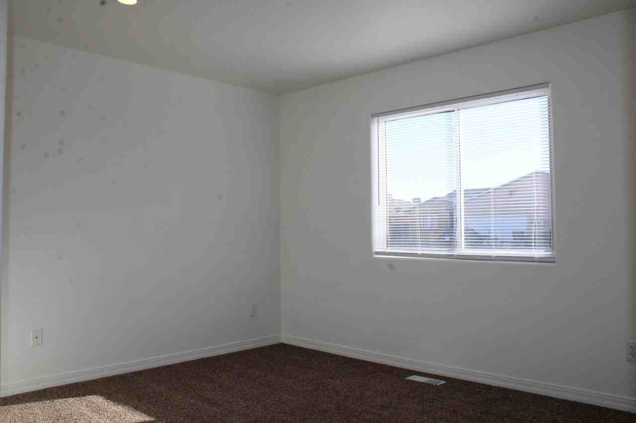 177-179 Stardust Court - Photo 2 of 17