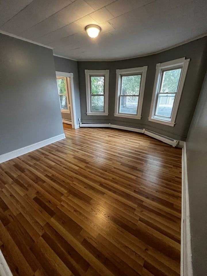 207-209 Broadway St - Photo 2 of 20